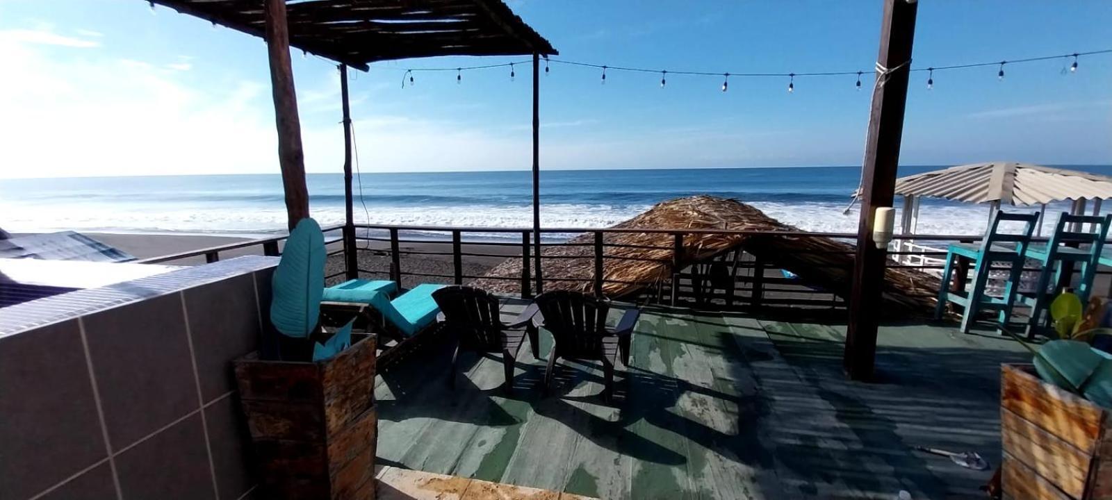 Black Sand Beachhouse Монтеррико Экстерьер фото
